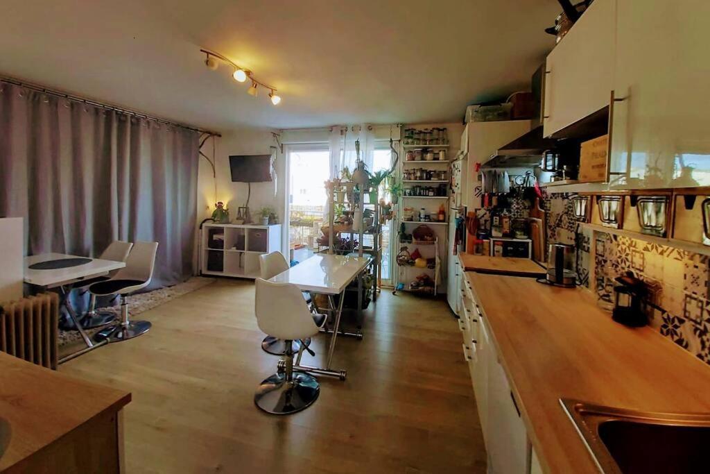 T2 Cosy A La Plage, Terrasse Vue Sur Mer Et Parking Privatif Narbonne Bagian luar foto